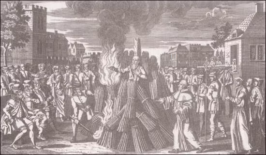 Theo các tài liệu lịch sử, thiêu sống những kẻ chống đối là cách hành hình yêu thích của Nữ hoàng Mary I.