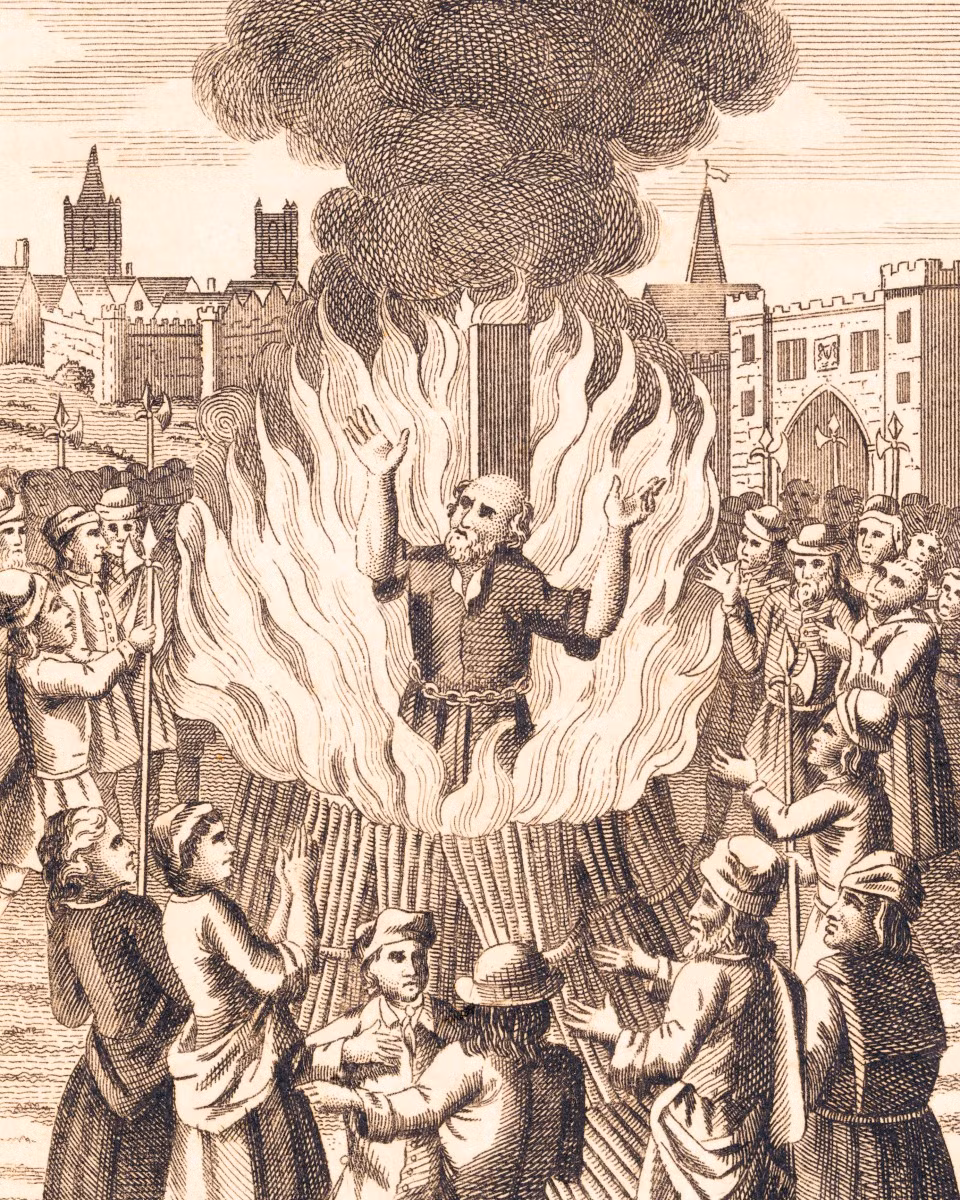 Do vậy, Nữ hoàng Mary I đã ra lệnh hành quyết hàng trăm người chống đối, trong đó có các lãnh đạo và giám mục.