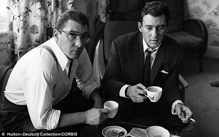 Với băng nhóm này, anh em nhà Kray đã gây ra vô số vụ đâm thuê chém mướn, cướp có vũ khí, giết người…