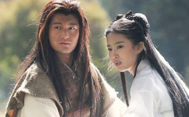 Chi tiết này khác với nội dung trên bộ phim cùng tên. Trong phim, Dương Quá gặp lại Tiểu Long Nữ sau 16 năm chia cách và cuối cùng sống bên nhau hạnh phúc.