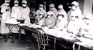 Nhiều thành phố lớn ở Mỹ có số lượng người mắc bệnh cao. Trước diễn biến nghiêm trọng của dịch bệnh, chính quyền Mỹ đã đóng cửa một số địa điểm công cộng như trường học, nhà thờ, rạp hát, quán rượu... nhằm tránh gia tăng số người nhiễm bệnh.