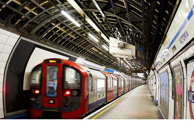 Cũng trong khoảng thời gian này, hầu hết hệ thống tàu điện ngầm ở các nước trên thế giới cũng ngừng hoạt động.