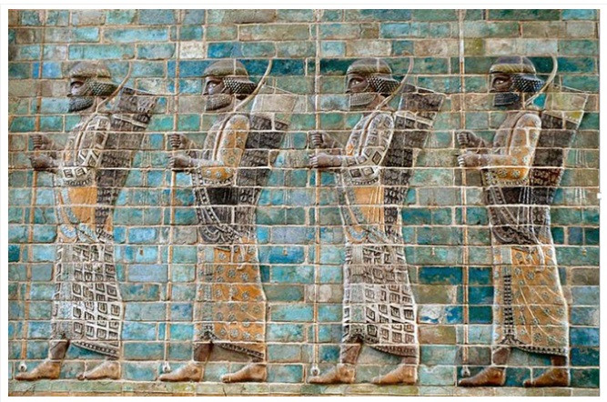 Đội quân bất tử của Hy Lạp có tên Immortal là những chiến binh tinh nhuệ nhất lịch sử. Họ được biết đến là đội quân luôn có quân số 10.000 người. Điều này khiến kẻ thù lầm tưởng rằng họ là những chiến binh bất tử.