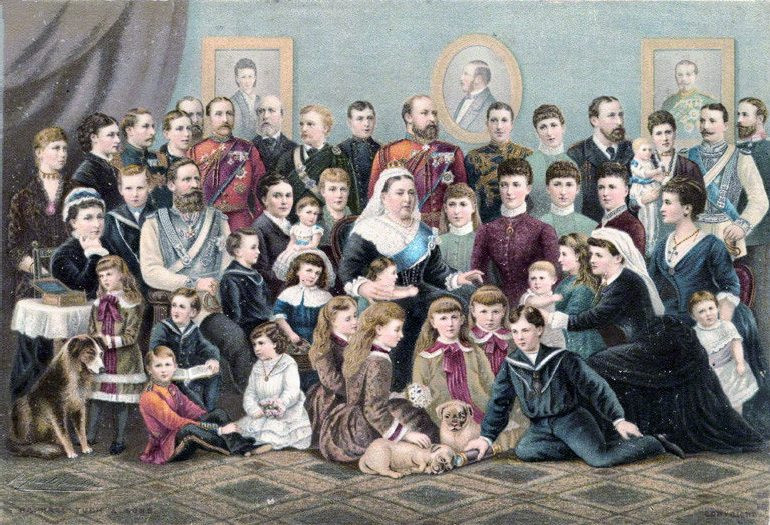 Theo kết quả nghiên cứu của một số chuyên gia, Nữ hoàng Victoria bị trầm cảm trước và sau khi sinh con.