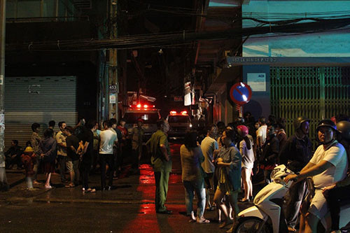 Vụ cháy làm 6 người tử vong; tromg đó có gia đình 2 vợ chồng và 3 con gái nhỏ.