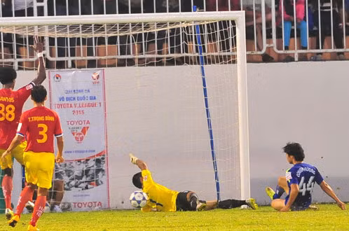 HAGL 4-2 Khanh Hoa: Cong Phuong lap cong lon-Hinh-2