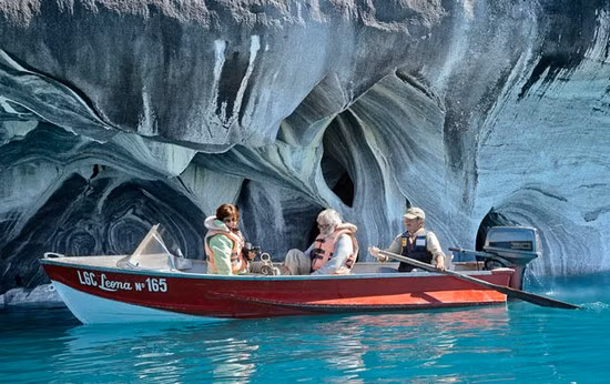 Hồ General Carrera ở Patagonia, Chile là một kỳ quan thiên nhiên của thế giới.