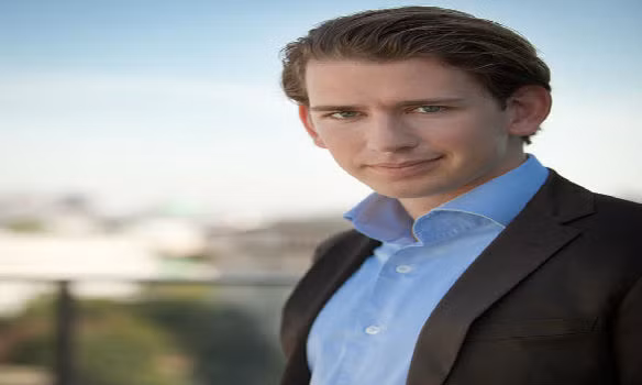 Ngoại trưởng Áo Sebastian Kurz không chỉ là ngoại trưởng trẻ nhất Châu Âu mà ông còn sở hữu vẻ ngoài điển trai, nam tính.