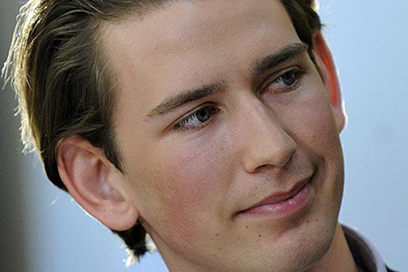 Gương mặt điển trai của ngoại trưởng Sebastian Kurz 29 tuổi.