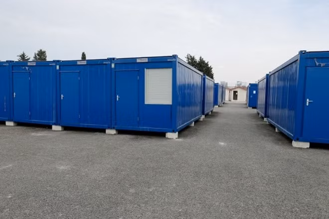 Ngoài ăn uống, việc đảm bảo nghỉ ngơi cho các phi công sau khi làm nhiệm vụ cũng rất quan trọng. Nhà nghỉ cho binh lính được bố trí trong các container thiết kế sẵn. Giải pháp này giúp đảm bảo tiện nghi cũng như thuận lợi trong quá trình di chuyển.