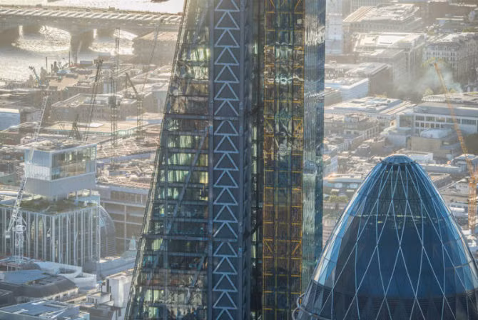 Tòa nhà Leadenhall do kiến trúc sư Richard Rodgers thiết kế.