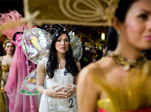 Hoa hậu Chuyển giới: Hoa hậu Chuyển giới (Miss Tiffany) cũng là một cuộc thi sắc đẹp đặc sắc thường được tổ chức ở Thái Lan. Các thí sinh tham dự đều là những người chuyển giới. Sự kiện này được tổ chức thường niên từ năm 2004 tới nay. Hoa hậu nổi tiếng nhất trong lịch sử cuộc thi là Nong Poy. Sau khi đăng quang, cô phát triển hình ảnh mạnh mẽ trong lĩnh vực giải trí không chỉ ở Thái mà còn ra khắp châu Á.