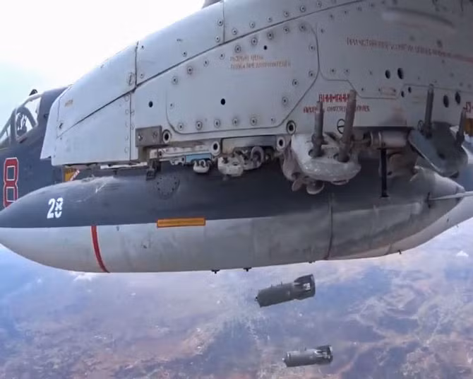 Nga khong kich muc tieu IS tai Syria nhin tu tren cao