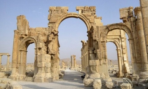 Ngày 4/10, phiến quân IS đã san bằng Khải hoàn môn gần 2.000 tuổi tại thành cổ Palmyra, Syria. Ảnh: Khải hoàn môn Palmyra khi chưa bị phá hủy.