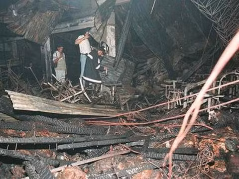 Nhà tù bị cháy.