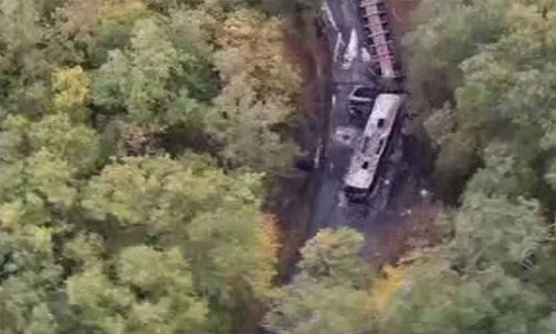 Ngày 23/10, vụ tai nạn thảm khốc xảy ra trên đường cao tốc gần làng Puisseguin gần Bordeaux, Pháp, khi chiếc xe buýt đâm vào một chiếc xe tải. Vụ tai nạn khiến ít nhất 42 người thiệt mạng. Tổng thống Pháp Francois Hollande đã gửi lời chia buồn đến gia đình các nạn nhân và cam kết điều tra đến cùng vụ việc.