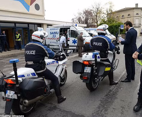 Sau vụ tai nạn xe buýt kinh hoàng, Tổng thống Pháp Francois Hollande cho biết, chính phủ sẽ sẽ “huy động toàn bộ lực lượng” để giải quyết “thảm kịch khủng khiếp” này.