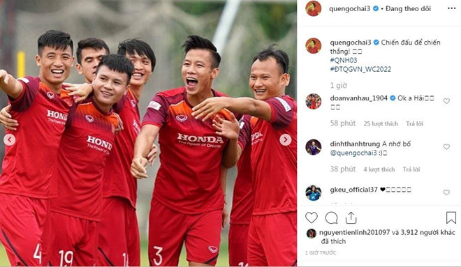 Trận hòa trên sân khách trước đối thủ đầy duyên nợ Thái Lan của thầy trò HLV Park Hang-seo khiến cổ động viên hài lòng. Sau trận đấu, đội trưởng Quế Ngọc Hải thể hiện quyết tâm cũng như cám ơn sự cổ vũ của người hâm mộ bằng nhiều status, hình ảnh. Ảnh chụp màn hình.