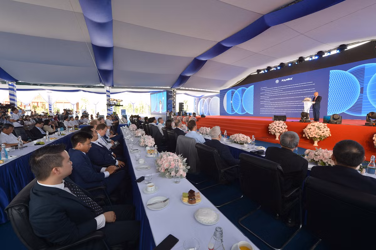 Ha Noi: Khanh thanh giai doan 1 nha may nuoc mat song Duong