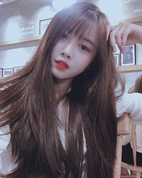 Buc anh hiem hoi Van Toan va ban gai xinh dep xuat hien cung mot khung hinh-Hinh-3