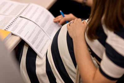 Phat hien da co thai 6 tuan, nu sinh vien nam cuoi ta hoa 'cau cuu' CDM-Hinh-3