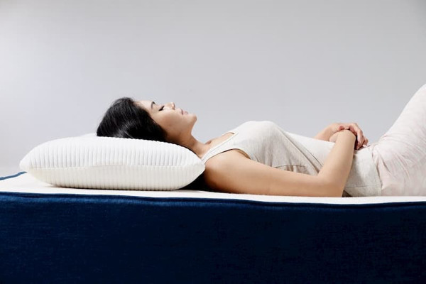 Nằm ngửa có thể làm giảm tình trạng viêm khớp, đau khớp. Đồng thời, nó cũng được đánh giá là tư thế ngủ tốt với nam giới, không gây chèn ép bộ phận sinh dục.