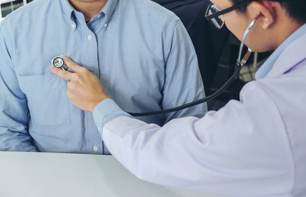 3. Phòng ngừa cấp ba – Chẩn đoán lâm sàng, thực hiện các phương pháp điều trị, phục hồi chức năng. Thông qua chẩn đoán lâm sàng, các phương pháp điều trị và phục hồi chức năng được chuẩn hóa, nhiều bệnh nhân ung thư giai đoạn đầu có thể đạt hiệu quả điều trị tốt, thúc đẩy quá trình hồi phục. (Ảnh minh họa)