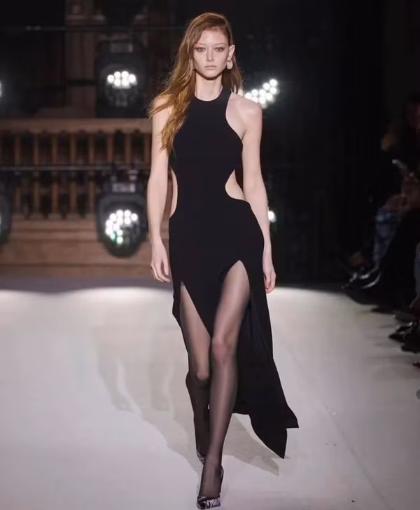 Nắm trong tay thành công mà cô gái nào cũng mơ ước, hiện "cô gái có tàn nhang" độc nhất vô nhị này không ngừng nỗ lực để vượt qua giới hạn, bứt phá bản thân.