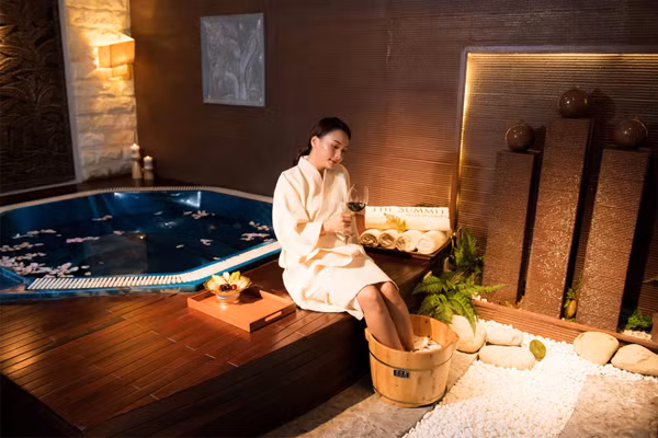 Kiểm soát thời gian tắm theo nhiệt độ nước. Nếu nhiệt độ nước tắm hơn 40°C, thời gian tắm không quá 10 phút. Nếu nhiệt độ nước là 37°C, thời gian có thể duy trì trong 20 đến 30 phút.