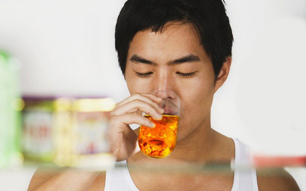 Đồ uống chức năng có thể chia làm ba loại gồm đồ uống thể thao, nước tăng lực và các loại đồ uống có tác dụng đối với sức khỏe. Chức năng chính của đồ uống chức năng là chống mệt mỏi và bổ sung năng lượng, không nhằm mục đích chữa bệnh. (Ảnh minh họa)