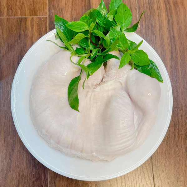 1. Dạ dày. Dạ dày có thể chế biến nhiều cách, cách nào ăn cũng cuốn. Trong số món ăn từ "ngũ tạng heo", dạ dày nướng được những người có đam mê các món ăn về nội tạng đánh giá cao. (Ảnh: Food.com)