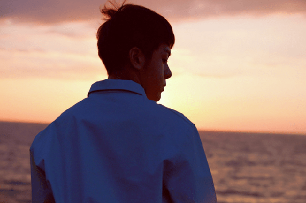 Khả năng thứ hai, bạn không có nhiều mối quan hệ khác giới. Nhu cầu tình dục tăng cao, hormone sinh dục tiết ra khiến bạn nghĩ tới chuyện ân ái với đối tượng mình cảm thấy gần gũi. Trường hợp này, nhiều người không hiểu rõ căn nguyên sự việc, tự cho rằng bản thân có tình cảm sâu đậm với đối tượng ân ái trong mơ. Từ đó, họ bị cuốn theo người khác giới hoặc lấn sâu vào cảm giác xấu hổ và đau đớn.