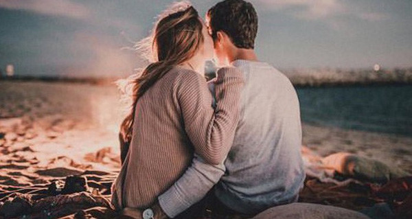 Đừng xấu hổ khi bày tỏ. Nhiều người sống nội tâm, không giỏi thể hiện trong cuộc sống. Sống hướng nội thời gian dài càng khiến họ khó truyền tải cảm xúc một cách chính xác với người khác phái. Tình cảm tích tụ lâu ngày không được thổ lộ dễ bị bóp nghẹt trong lòng.