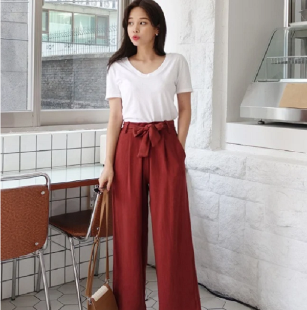 Bên cạnh đó, chi tiết cạp cao còn hướng ánh nhìn lên vùng eo, tôn lên vẻ nữ tính của người mặc. (Ảnh: Marc)