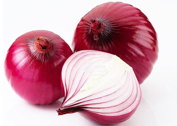 Bác Trương ăn hành tây liên tục ba tháng song lại bỏ thuốc khiến huyết áp không giảm mà còn tăng lên, dẫn đến nhồi máu não. Có thể nói, uống thuốc hạ huyết áp đúng giờ là cách chữa huyết áp cao đúng nhất. (Ảnh: Suckhoedoisong)