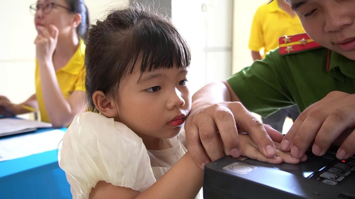 Cong an huyen Ea Kar phat dong trien khai luat can cuoc nam 2023-Hinh-4