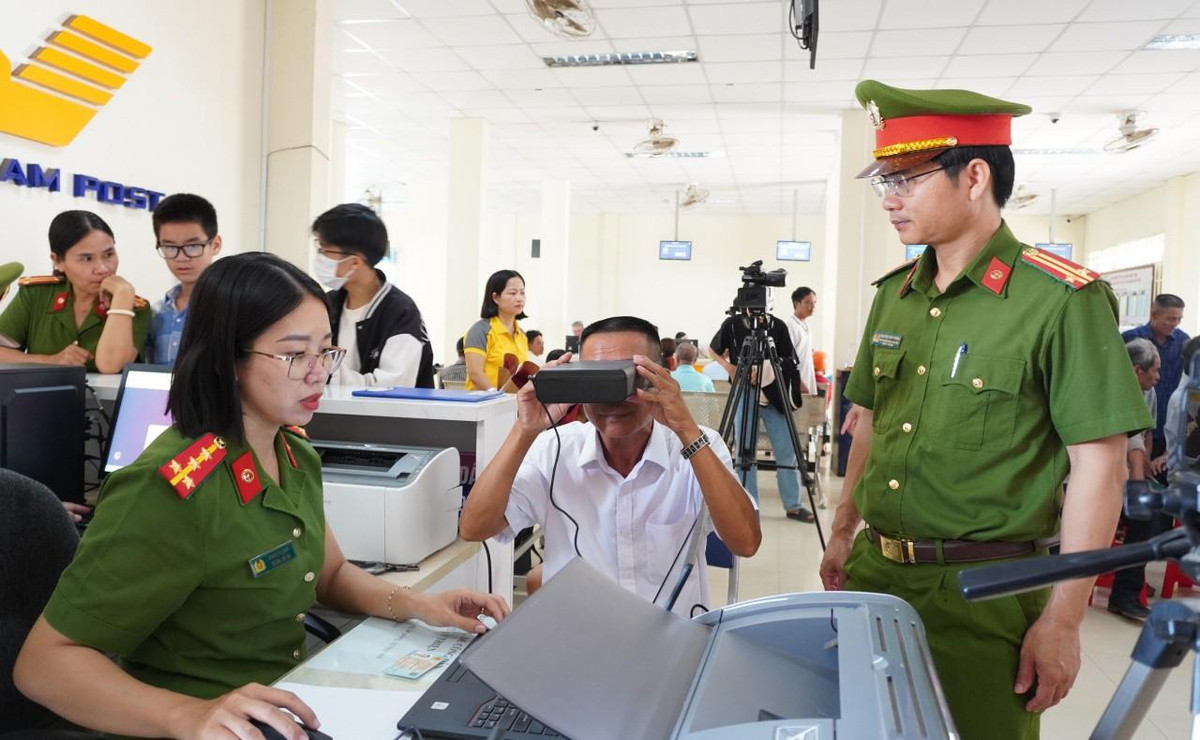 Cong an huyen Ea Kar phat dong trien khai luat can cuoc nam 2023-Hinh-5