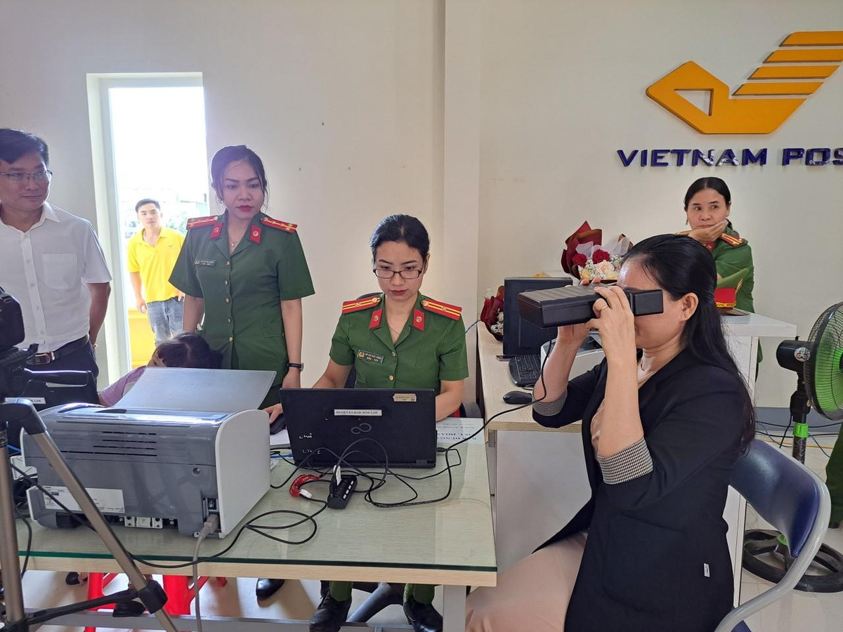 Cong an huyen Ea Kar phat dong trien khai luat can cuoc nam 2023-Hinh-3