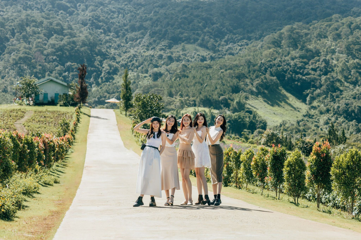 Nữ cơ phó Việt tiết lộ 'đặc quyền' của phi công - Hình 12 Nu co pho Viet tiet lo 'dac quyen' cua phi cong-Hinh-12