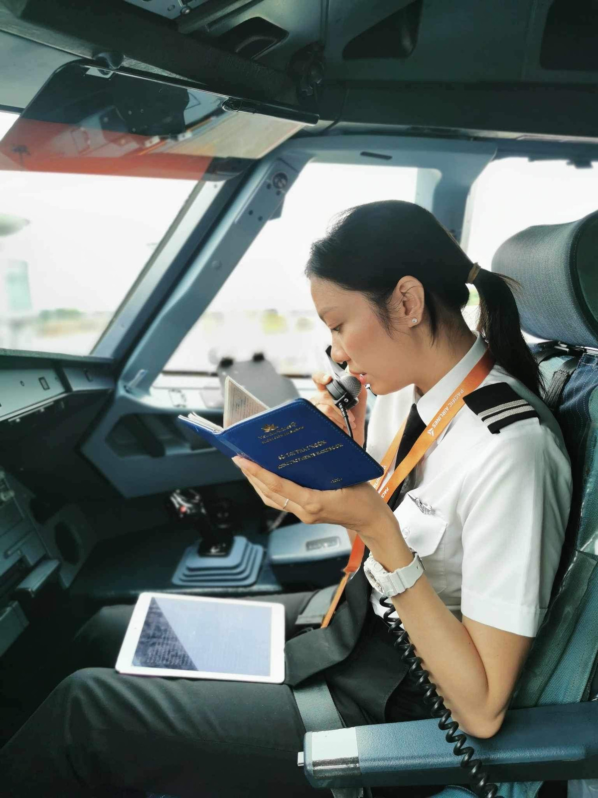 Nữ cơ phó Việt tiết lộ 'đặc quyền' của phi công - Hình 3 Nu co pho Viet tiet lo 'dac quyen' cua phi cong-Hinh-3