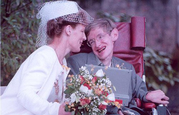 Năm 1995, Stephen Hawking cưới người vợ thứ 2 là Elaine Mason nhưng chỉ chung sống được 3 năm.