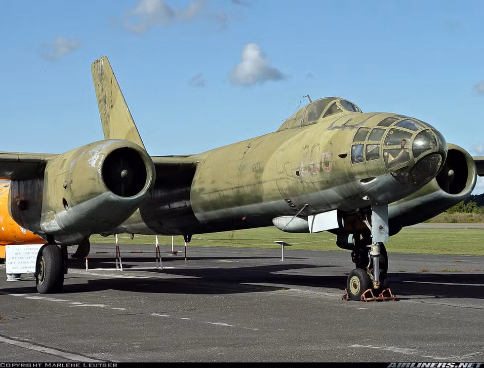 Máy bay ném bom Il-28 trong điều kiện khá tồi sau nhiều năm không được chăm sóc. Nguồn ảnh: Airlines.net