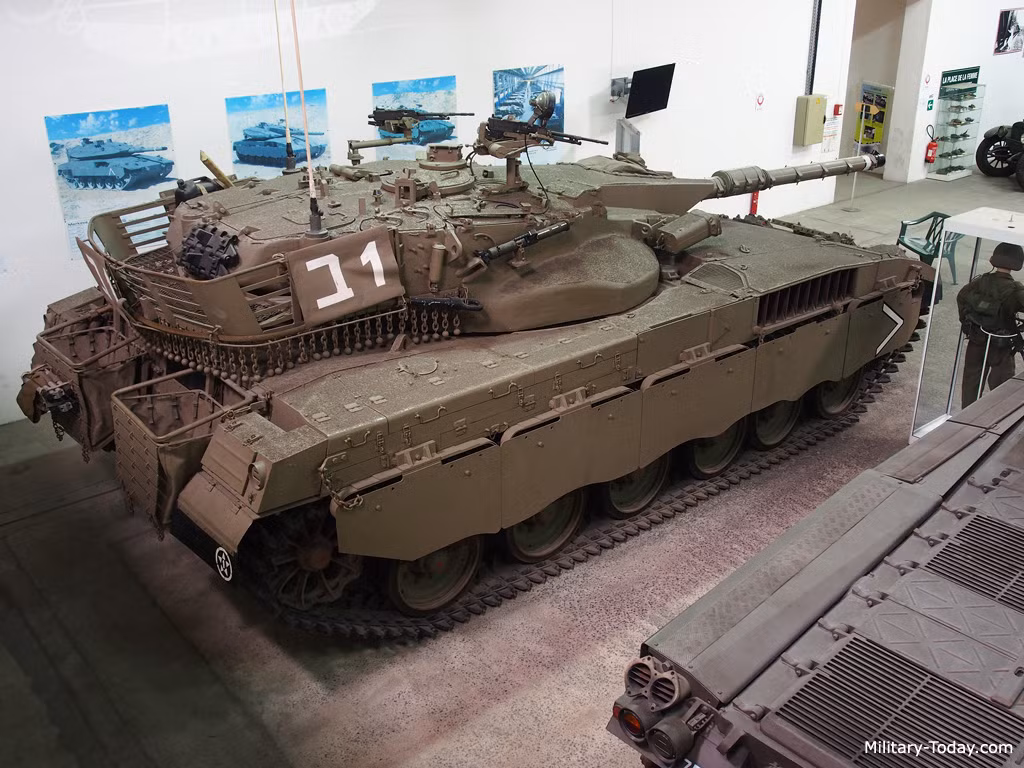 Tính năng độc đáo nhất thế giới này cho phép việc chuyển bộ binh tới chiến trường hoặc sơ tán thương binh ngay chiến trường lửa đạn nhờ áo giáp hạng nặng. Nguồn ảnh: Military-Today