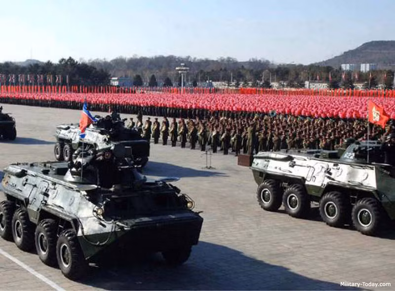 Phần thân xe của nó rất giống với BTR-80, các chuyên gia quân sự tin rằng giáp trước chống được đạn 12,7mm, giáp toàn thân chống được đạn 7,62mm. Như vậy là tương đương với cấp độ bảo vệ của BTR-80. Nguồn ảnh: Military-Today