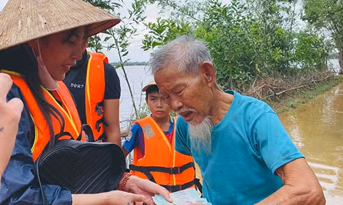 Thuy Tien len tieng viec chi 30 ty quyen gop, tiet lo suyt lat thuyen-Hinh-3