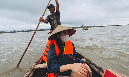 Thuy Tien len tieng viec chi 30 ty quyen gop, tiet lo suyt lat thuyen-Hinh-4