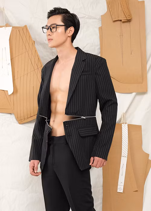 Quang Pháp khoe body săn chắc trong một bộ ảnh.