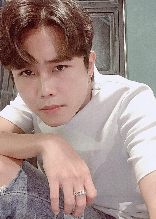 Ca khúc được đông đảo khán giả yêu thích của Tăng Duy Tân là "Hết duyên".