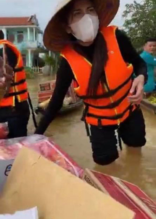 "Gần đây công việc tôi ổn định, thu nhập mới khá lại nên lần này chỉ góp được ít ít thôi", Thủy Tiên cho hay.