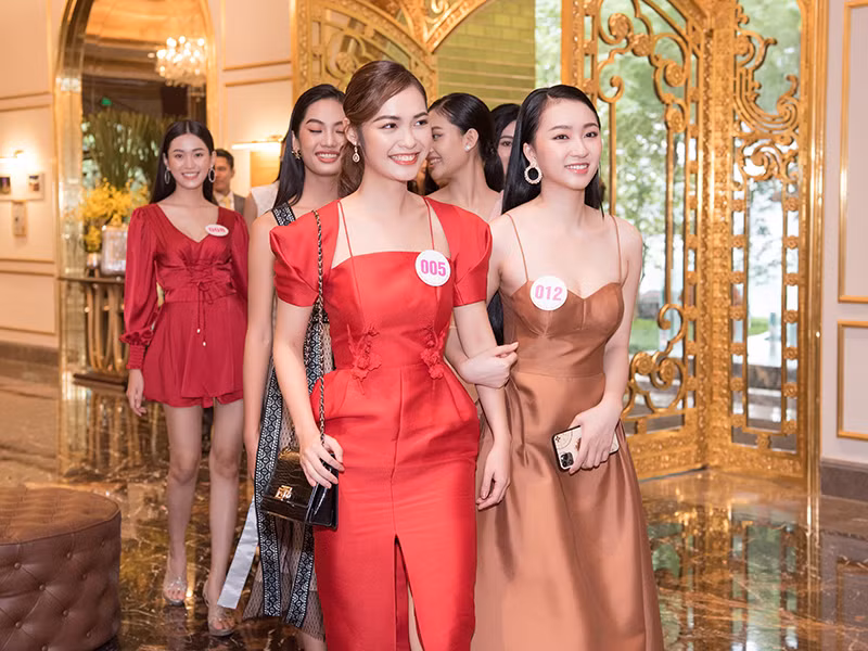 Các thí sinh đã có mặt tại nơi lưu trú ở Hà Nội từ rất sớm, giao lưu và làm quen với nhau.